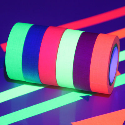 China UV reaja cores que luminosas de néon claras pretas da fita adesiva 6 um psiquiatra do grupo envolveu fornecedor